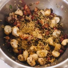 A picture of Makhana Bhel.