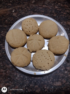 கோதுமை பிஸ்கட் (Kothumai biscuit recipe in tamil) செய்முறை முக்கிய புகைப்படம்