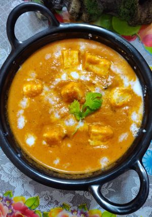 ઓથેંટીક પનીર બટર મસાલા (Authentic Paneer butter masala recipe in Gujarati) રેસીપી મુખ્ય ફોટો