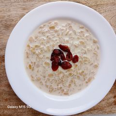 A picture of Oatmeal.