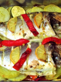Una foto de Doradas al horno con verduras