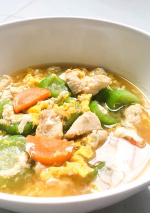 รูปของ ผัดบวบใส่ไข่ #ชอบไก่เลยใส่ไปด้วย😍😋