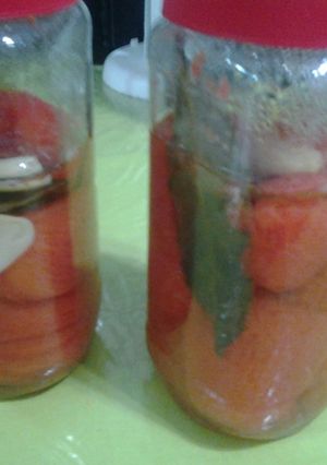 Una foto de Tomates en conserva