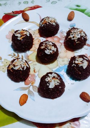 A picture of Healthy tasty Delicious Chamsur dana ladoos.