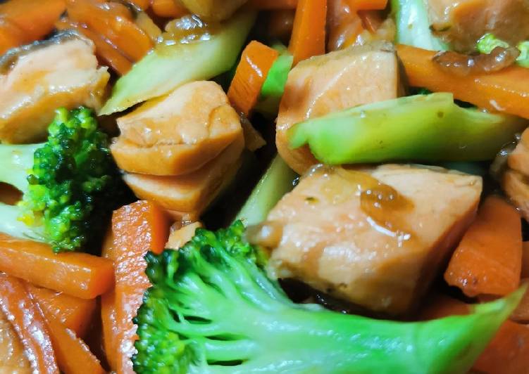 Resepi Salmon sayur campur 🥦🥕 yang Cepat