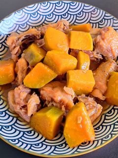 Hình của món Thịt gà kho bí đỏ.
