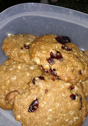 A picture of Cranberry Oatmeal Cookies.