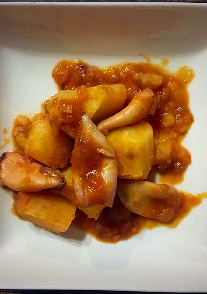 Una foto de Chipirones con papas