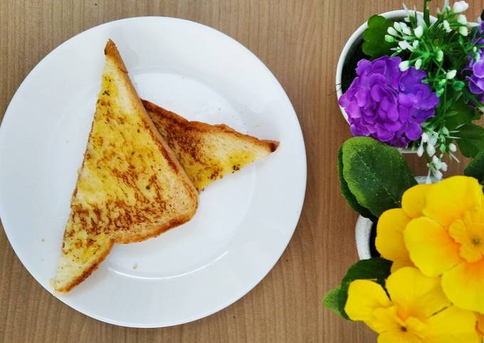 Bagaimana Menyiapkan Garlic bread praktis, Lezat Sekali