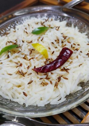 स्माइली जीरा राइस (Smiley jeera rice recipe in hindi) रेसिपी मुख्य फोटो