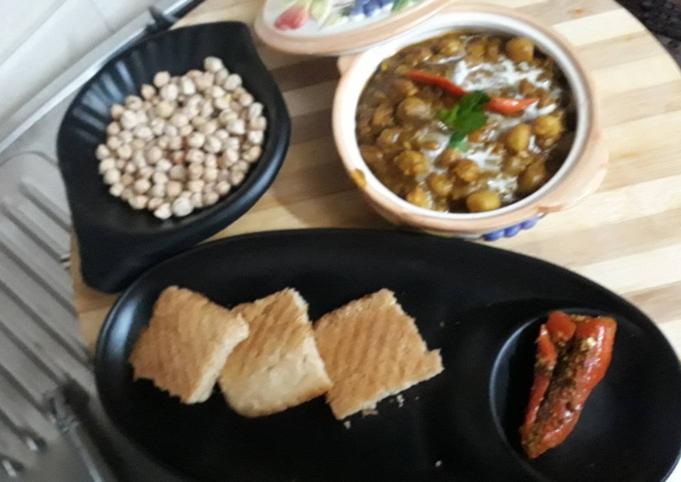 KABULI chana with kulcha bread