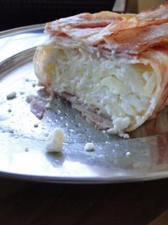 Baconben sült túrós csusza recept fotója