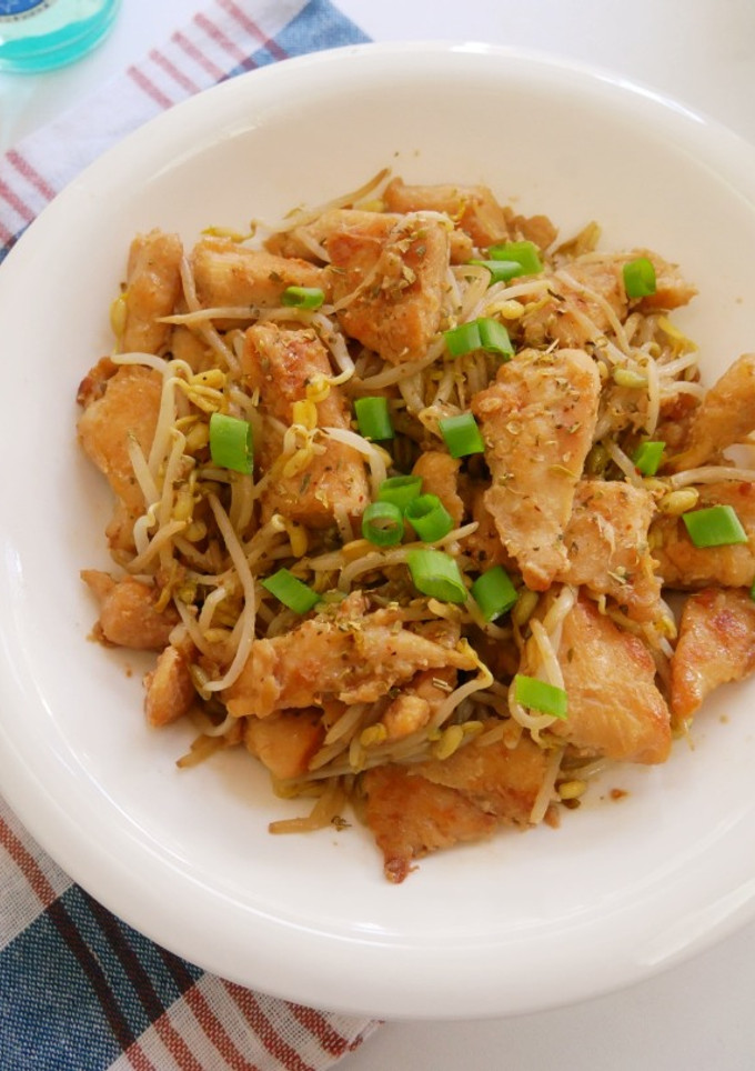 超下飯「醬炒雞肉豆芽菜」白飯多煮點！！ 的食譜成品照片