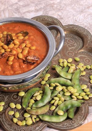 A picture of Averekai (Hyacinth beans/Val) Huli.