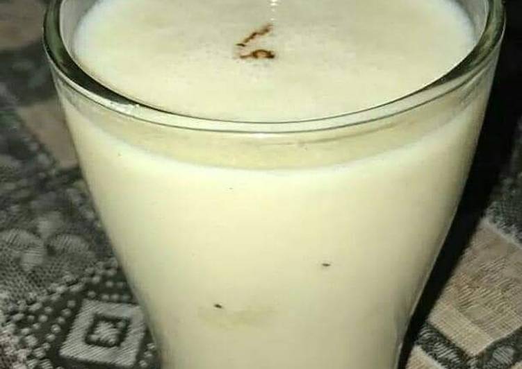 Simple Way to Prepare Quick Banana shake