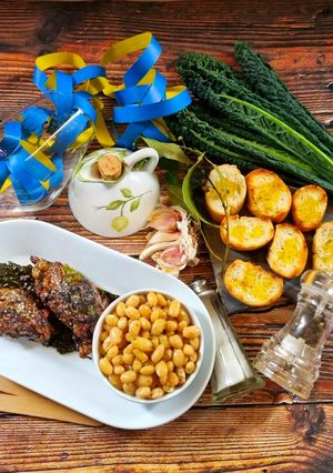 A picture of Fegatelli, Zolfini Beans, and Tuscan Kale.