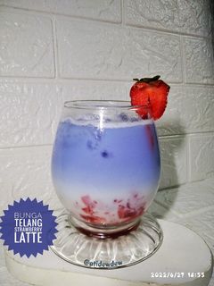 Foto resep *Bunga Telang Strawberry Latte*