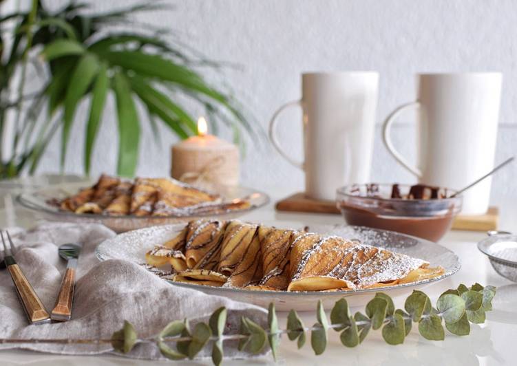 Crepes rellenos de chocolate y plátano