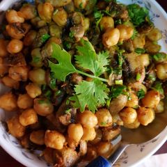 A picture of Chickpea and mushroom starter.