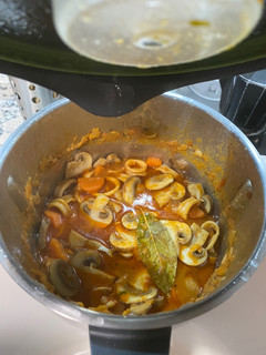 Foto principal de Calamares patagónicos en salsa en Thermomix TM31