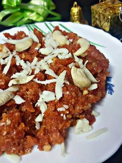 गाजर का हलवा(Gajar ka halwa recipe in Hindi) रेसिपी मुख्य फोटो