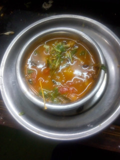 தக்காளி பேபி உருளை சால்னா (Thakkali baby urulai salna recipe in tamil) செய்முறை முக்கிய புகைப்படம்