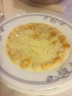 Una foto de Sopa de cebolla blanca