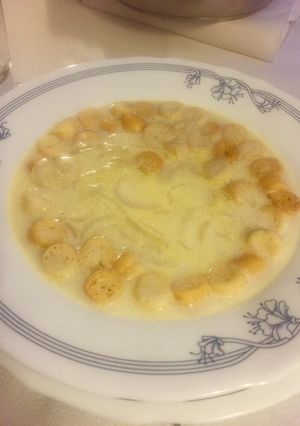 Foto principal de Sopa de cebolla blanca