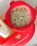 Cháo nấu sữa rắc gai dầu - bé ăn dặm