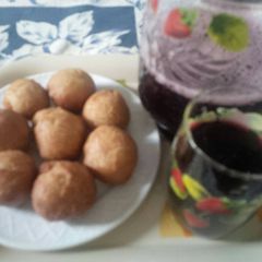 A picture of Buns & Zobo drink.