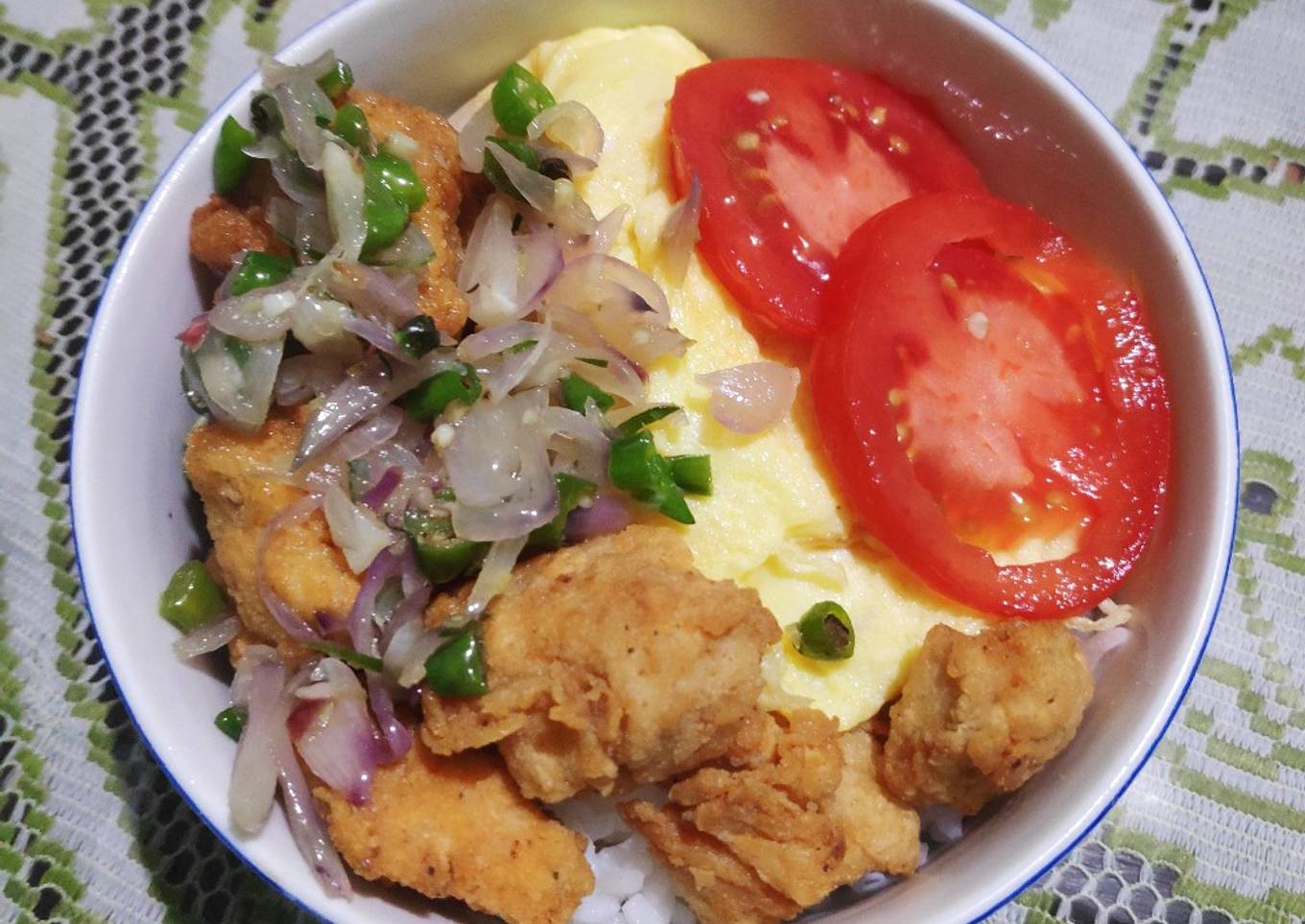 Resep Rice Bowl Ayam Sambal Matah yang Menggugah Selera