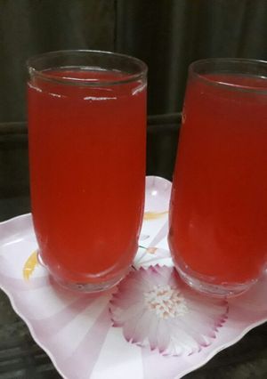 A picture of Jam-e-Shireen Lime Juice💙.