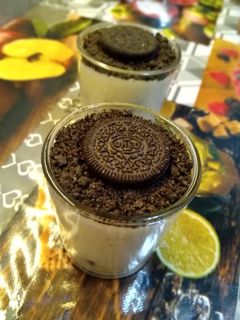 صورة لوصفة أكواب المهلبية مع بسكويت الأوريو 😋💓
