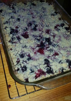 A picture of Strawberry Blueberry Crumb bars.