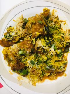 पंजाबी समोसा चाट (punjabi samosa chaat recipe in Hindi) रेसिपी मुख्य फोटो