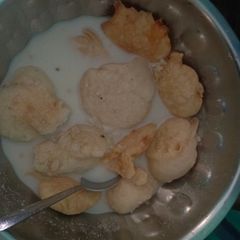 A picture of Paal paniyaram.