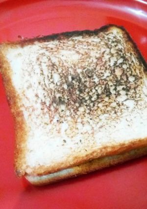 A picture of Cheese potato sandwich.