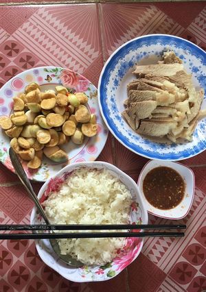 Hình của món Thịt luộc cà pháo mắm nêm ấm lòng ngày mưa.