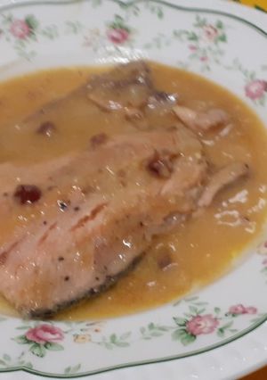 Foto principal de Trucha asalmonada en salsa de queso con arándanos..🐟🐟🧀🧀