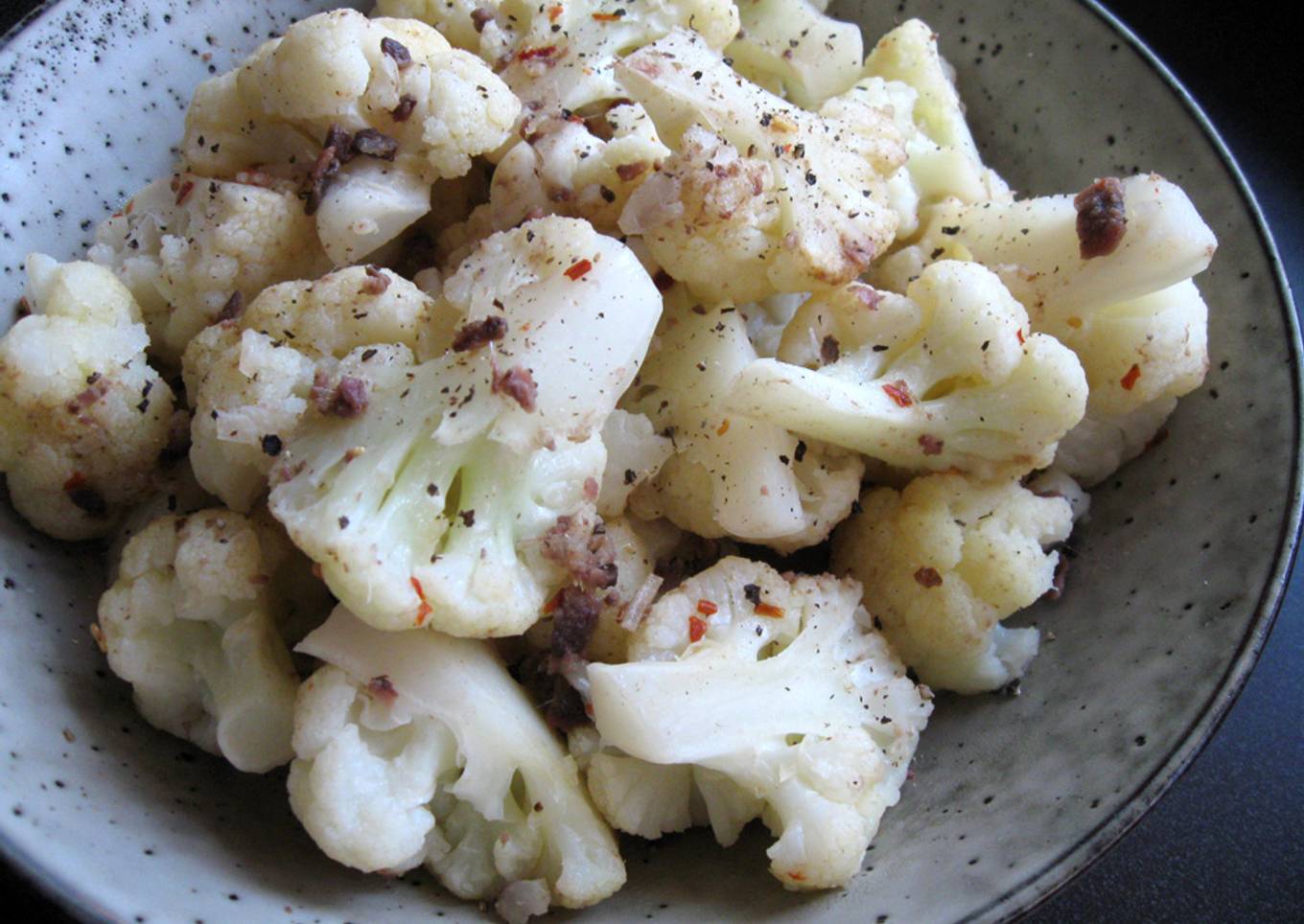 Pan-steamed Cauliflower with Garlic, Chilli & Anchovy