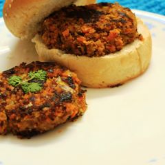 A picture of Patty Quickie with Carrot & Beef.