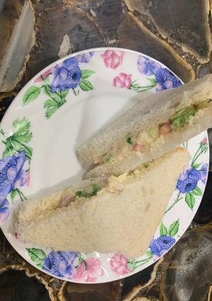 A picture of Coleslaw Sandwich.