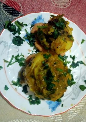 A picture of Stuffed boiled potatoes.