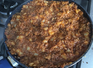 Una foto de Picadillo con papas y puré de tomate