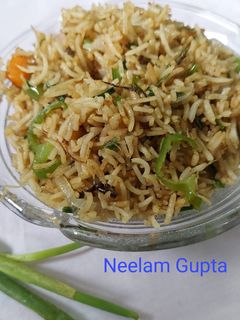 फ्राइड राइस (fried rice bache huye chawal se recipe in Hindi) रेसिपी मुख्य फोटो