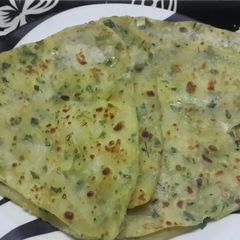 A picture of Methi Paratha.
