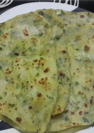 A picture of Methi Paratha.