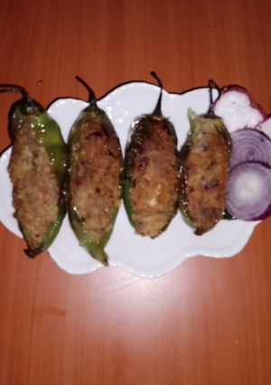 A picture of Potato stuffed jalapeno peppers🧅🥭🌿.