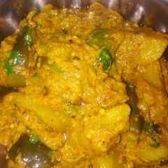 A picture of Baingan aloo masala (brinjal potato masala).