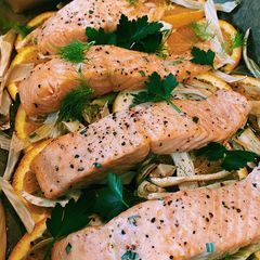 Honey pulled salmon with oranges and fennel🧡 A picture of Honey pulled salmon with oranges and fennel🧡.